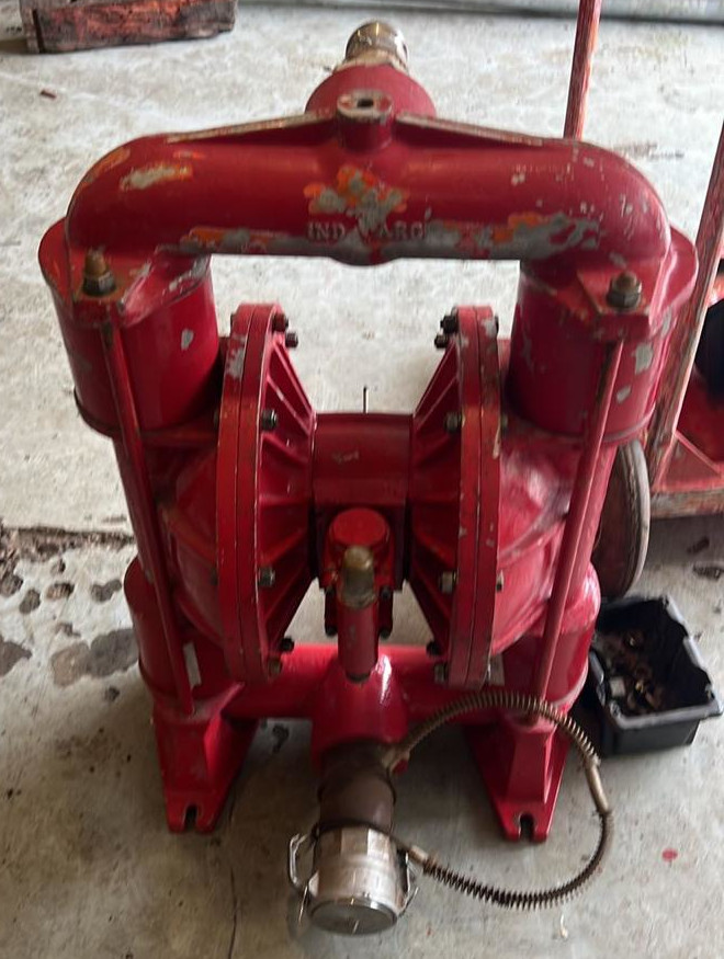 Pneumatic diaphragm pump