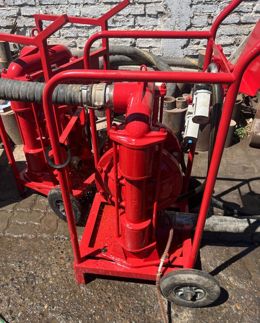 Triplex plunger pump
